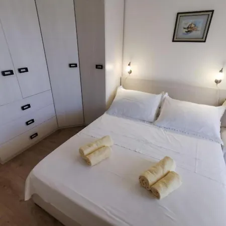 One Bedroom With Sea View And Terrace شقة تروغير