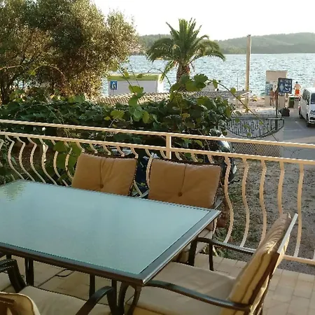 One Bedroom With Sea View And Terrace شقة تروغير